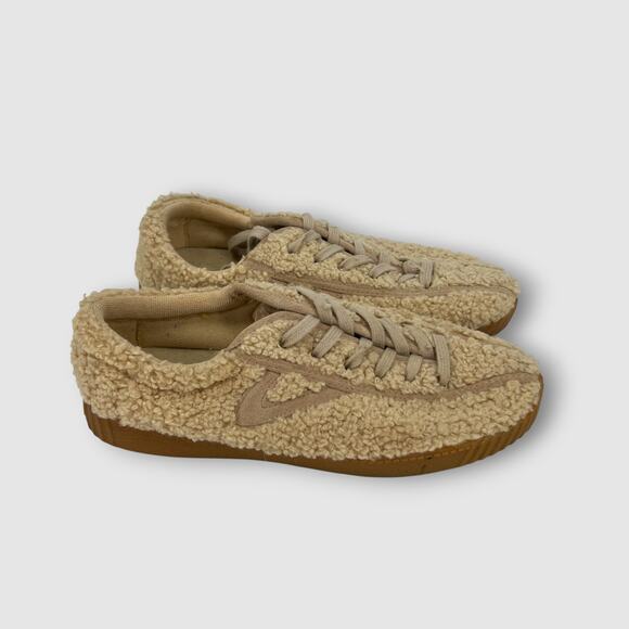 Tretorn Nylite Plus Sherpa Sneakers Beige Teddy Fleece Low Top Shoes Size 8 - Picture 2 of 7